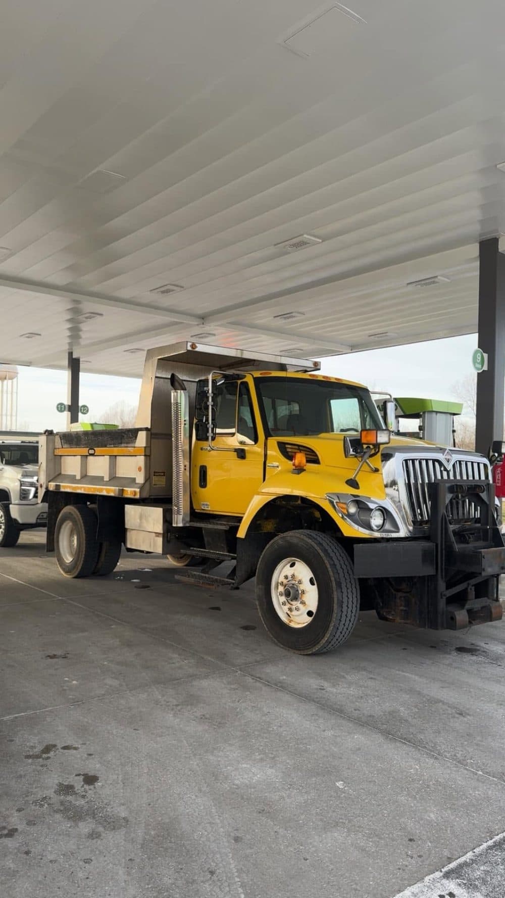 Apex hauling and material delivery truck